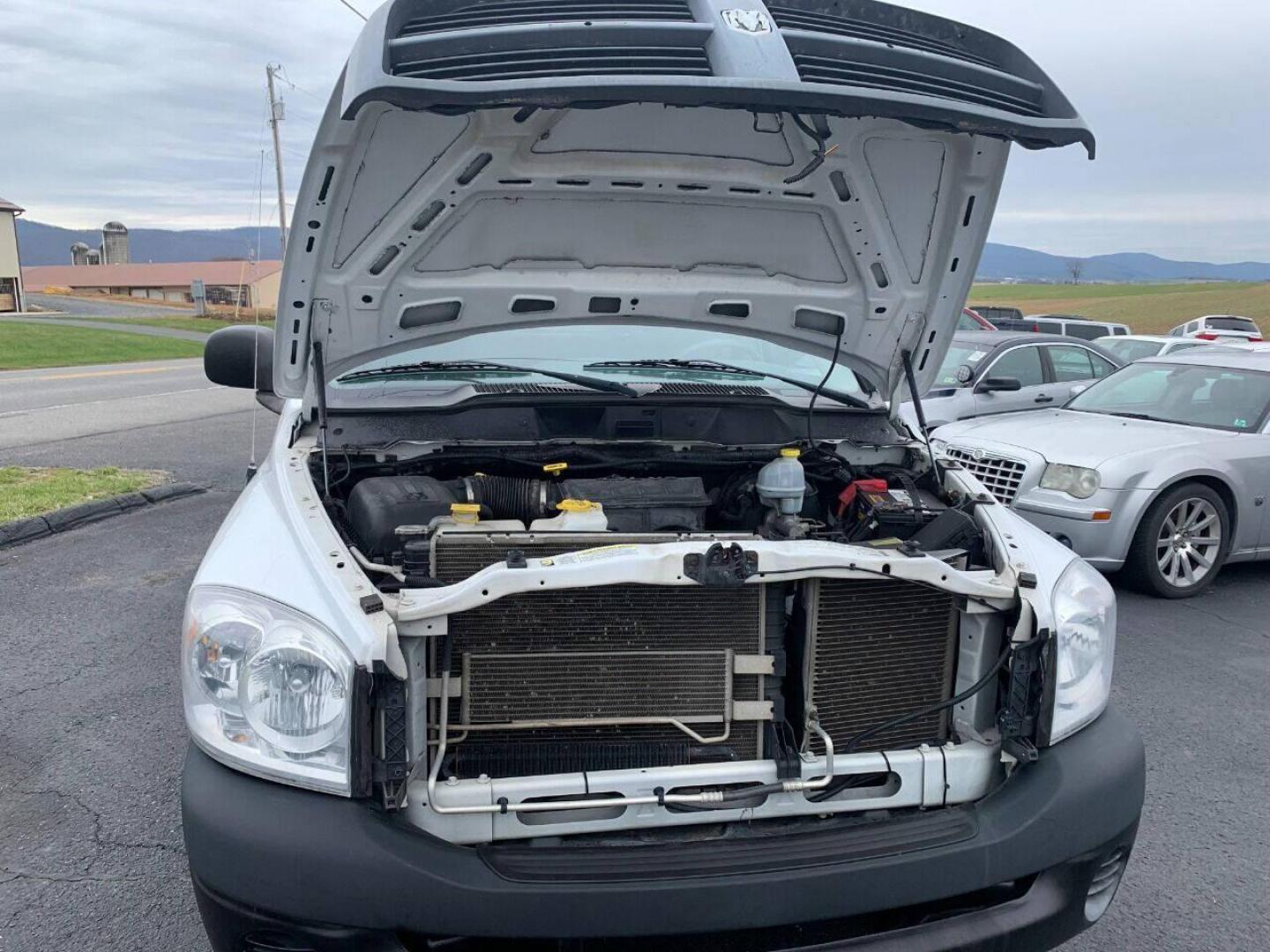 2008 White Dodge Ram 1500 (1D7HU18N78J) with an 4.7L V8 4.7L V8 engine, located at 4845 Woodbury Pike, Roaring Springs, PA, (814) 317-5008, (814) 317-5008, 40.250935, -78.366959 - Photo#13