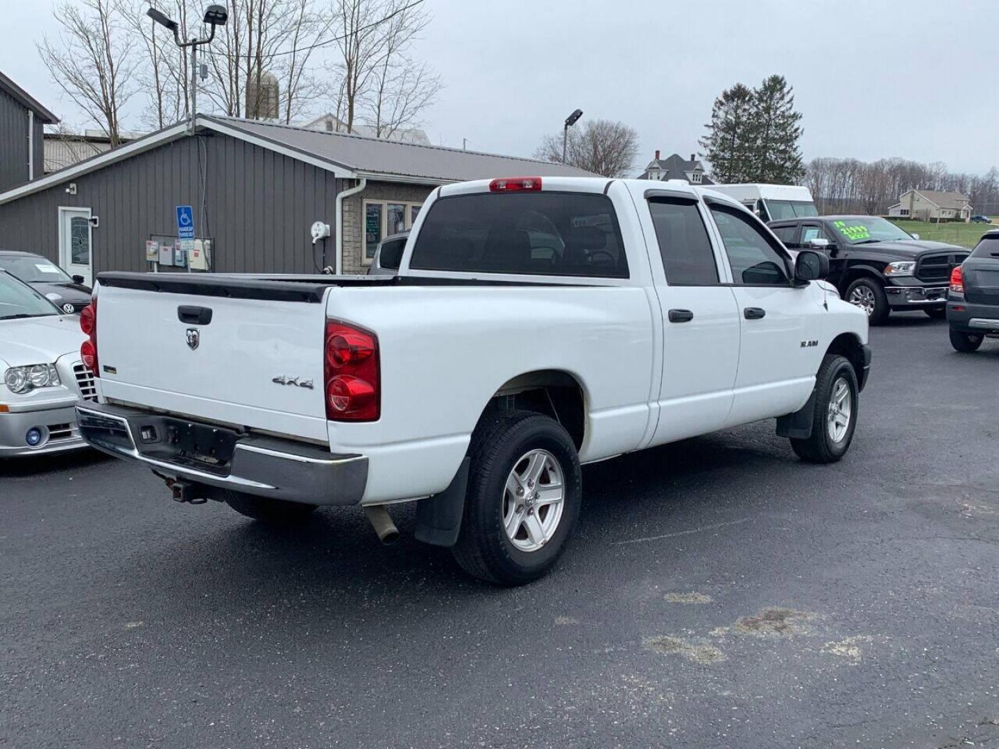 2008 White Dodge Ram 1500 (1D7HU18N78J) with an 4.7L V8 4.7L V8 engine, located at 4845 Woodbury Pike, Roaring Springs, PA, (814) 317-5008, (814) 317-5008, 40.250935, -78.366959 - Photo#3