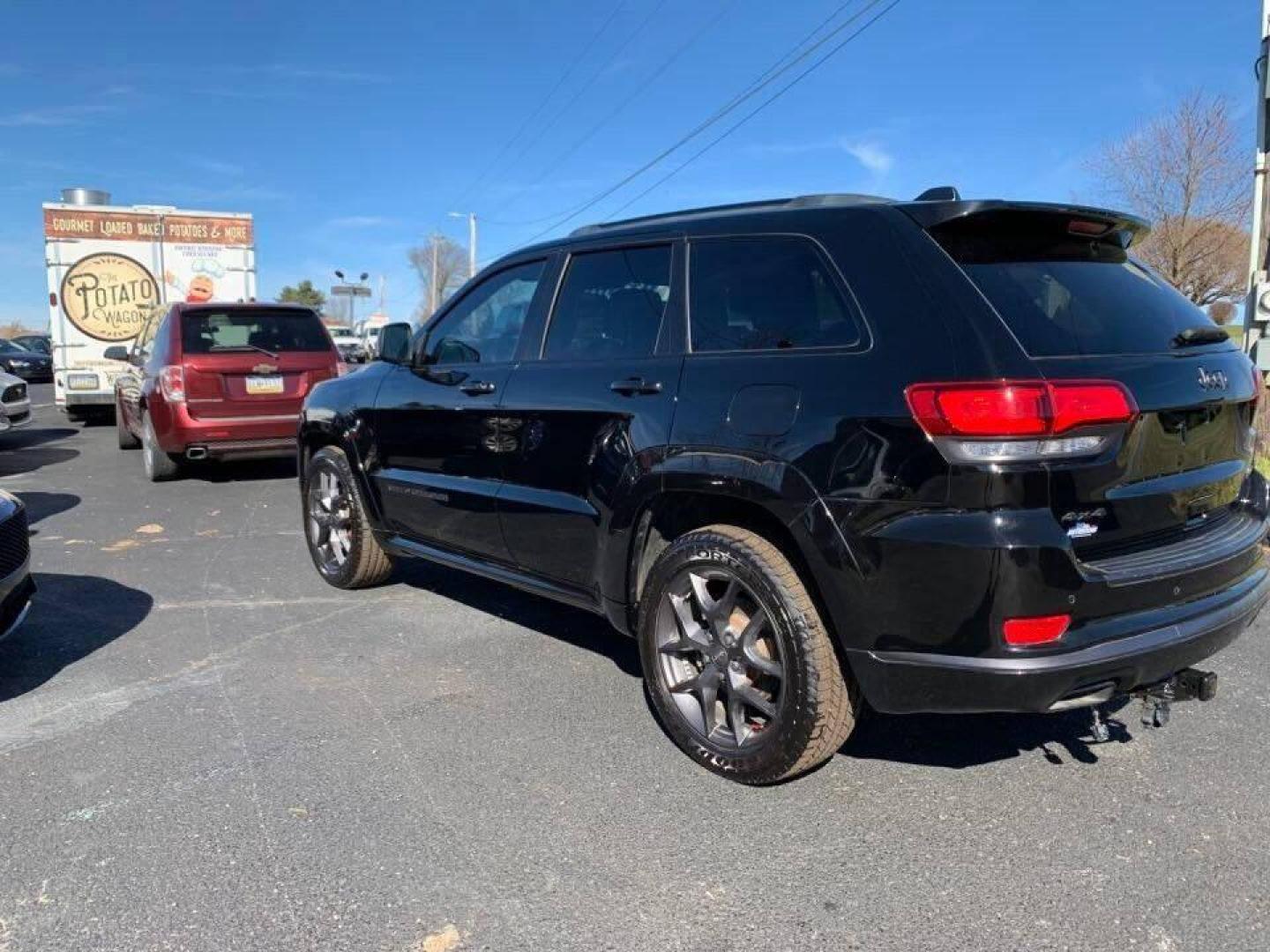 2019 Black Jeep Grand Cherokee (1C4RJFBG0KC) with an 3.6L V6 3.6L V6 engine, located at 4845 Woodbury Pike, Roaring Springs, PA, (814) 317-5008, (814) 317-5008, 40.250935, -78.366959 - Photo#5