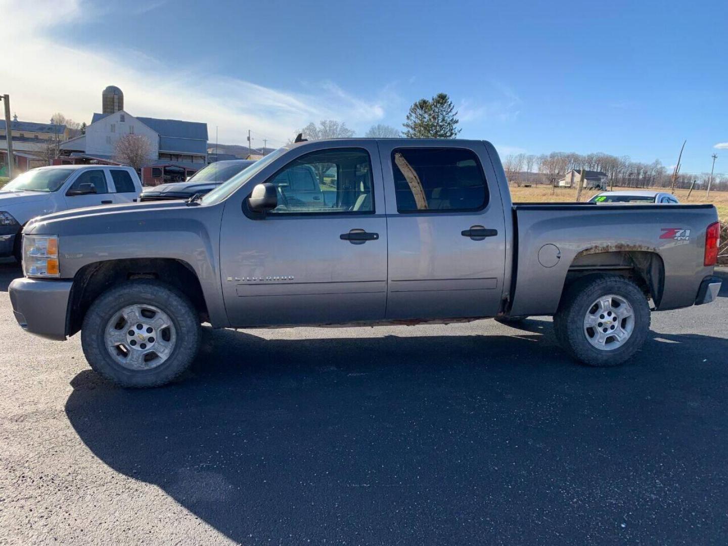 2007 Pewter Chevrolet Silverado 1500 (2GCEK13MX71) with an 5.3L V8 5.3L V8 engine, located at 4845 Woodbury Pike, Roaring Springs, PA, (814) 317-5008, (814) 317-5008, 40.250935, -78.366959 - Photo#1