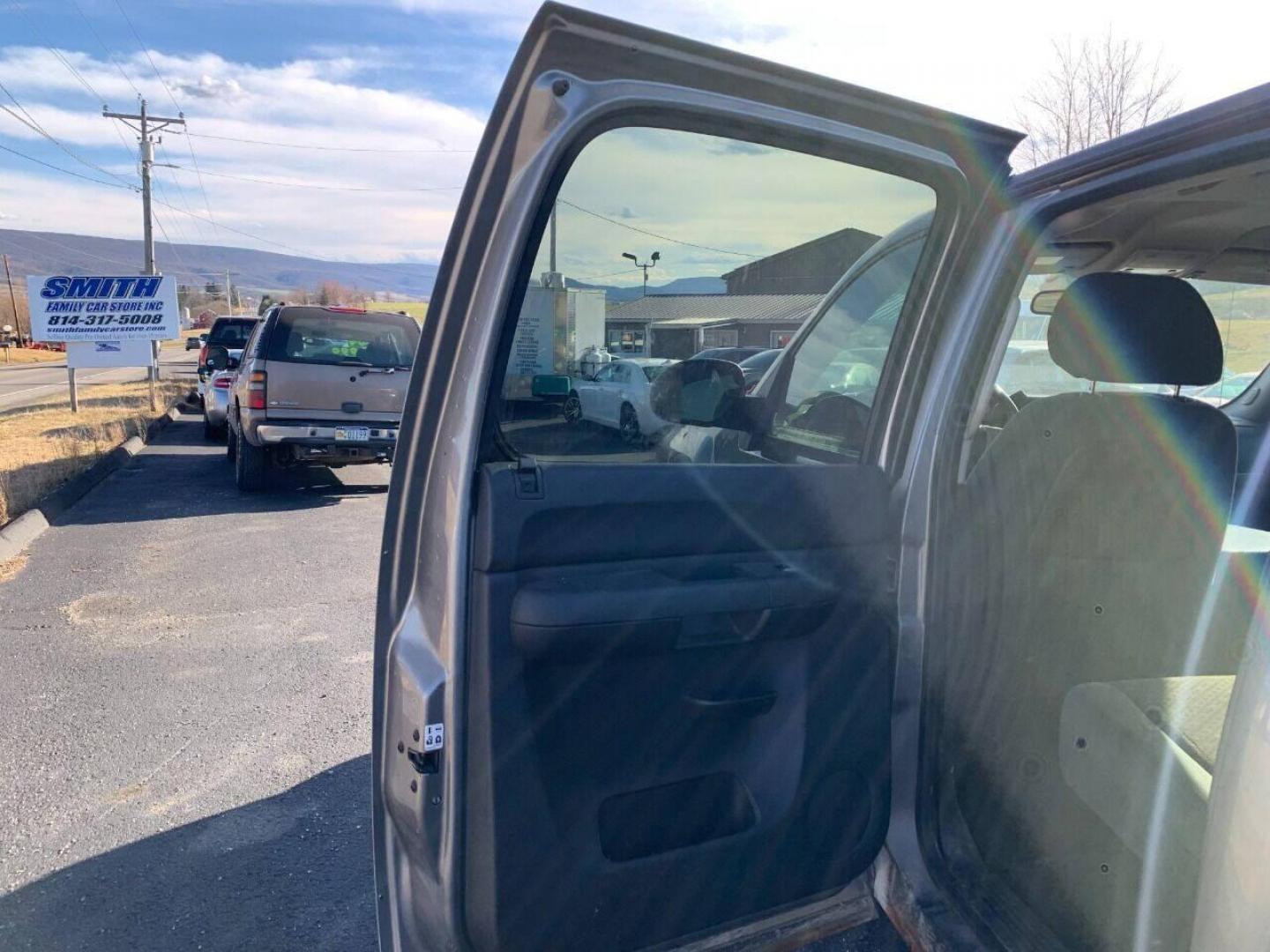 2007 Pewter Chevrolet Silverado 1500 (2GCEK13MX71) with an 5.3L V8 5.3L V8 engine, located at 4845 Woodbury Pike, Roaring Springs, PA, (814) 317-5008, (814) 317-5008, 40.250935, -78.366959 - Photo#5