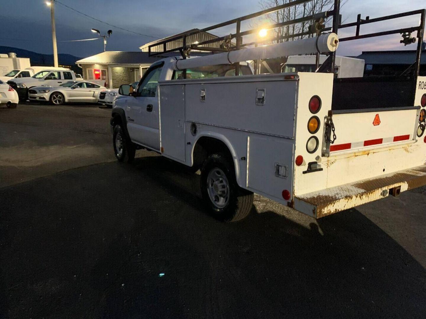 2003 White Chevrolet Silverado 2500HD (1GBHC24153E) with an 6.6L V8 Turbo 6.6L V8 engine, located at 4845 Woodbury Pike, Roaring Springs, PA, (814) 317-5008, (814) 317-5008, 40.250935, -78.366959 - Photo#3