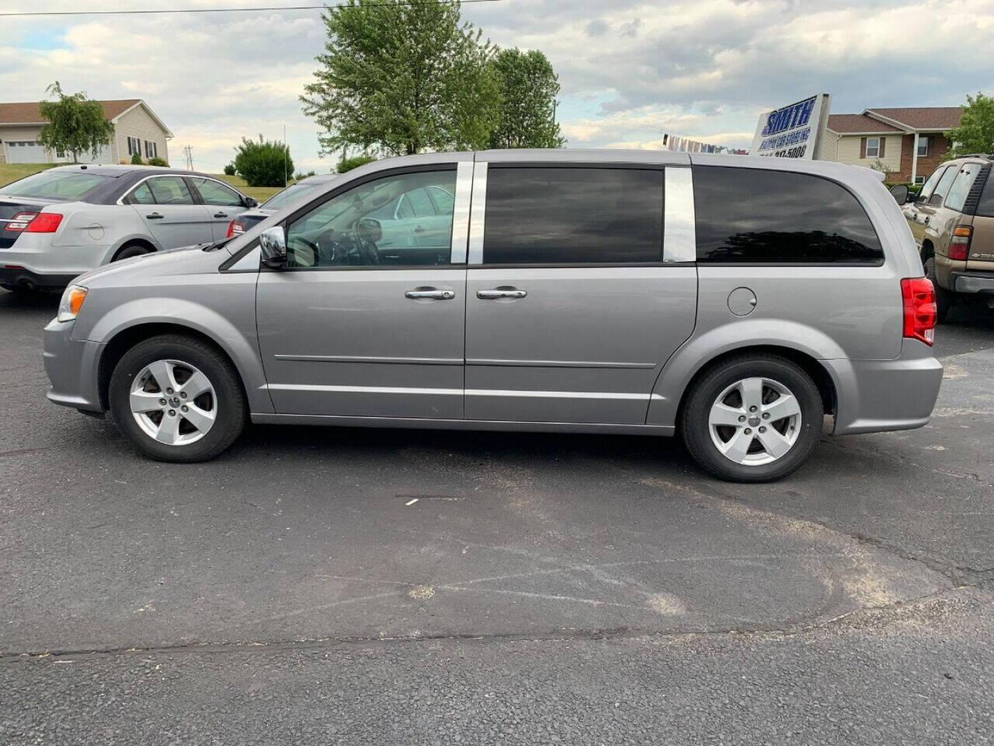 2016 Silver Dodge Grand Caravan (2C4RDGBG2GR) with an 3.6L V6 3.6L V6 engine, located at 4845 Woodbury Pike, Roaring Springs, PA, (814) 317-5008, (814) 317-5008, 40.250935, -78.366959 - 2016 Dodge Grand Caravan, 3.6L, V6, automatic, 3rd row, Flex Fuel, FWD, 188k, new tires, air conditioning and more. Vehicle has some deep scratches on driver rear side. If interested, please call 814-317-5008 or 814-497-4383. - Photo#0