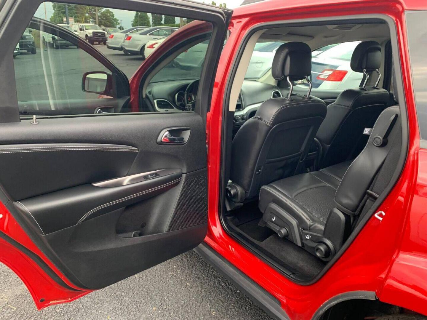 2018 Red Dodge Journey (3C4PDDAG6JT) with an 3.6L V6 3.6L V6 engine, located at 4845 Woodbury Pike, Roaring Springs, PA, (814) 317-5008, (814) 317-5008, 40.250935, -78.366959 - Photo#4