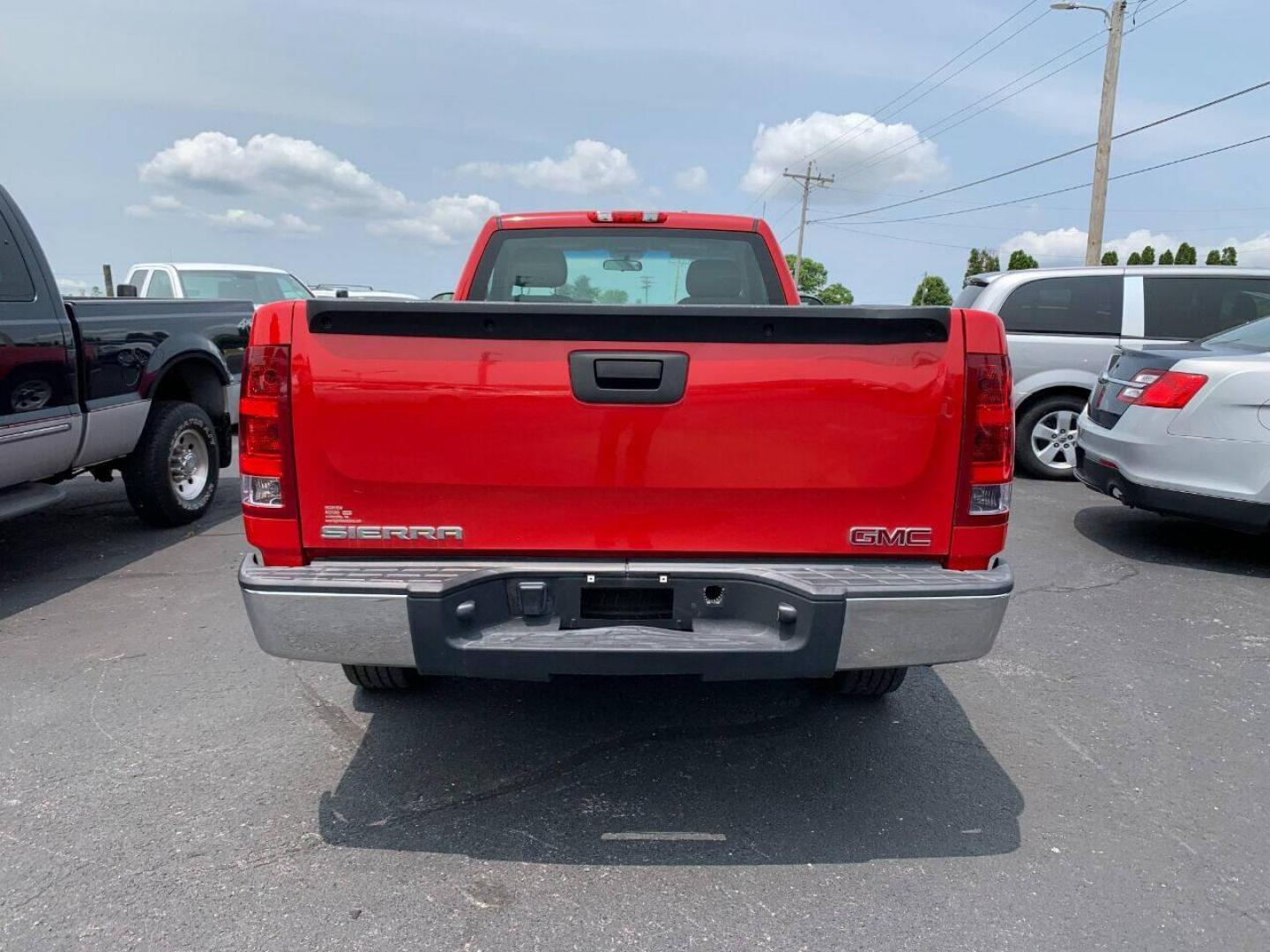 2013 Red GMC Sierra 1500 (1GTN1TEX1DZ) with an 4.3L V6 4.3L V6 engine, located at 4845 Woodbury Pike, Roaring Springs, PA, (814) 317-5008, (814) 317-5008, 40.250935, -78.366959 - Photo#3