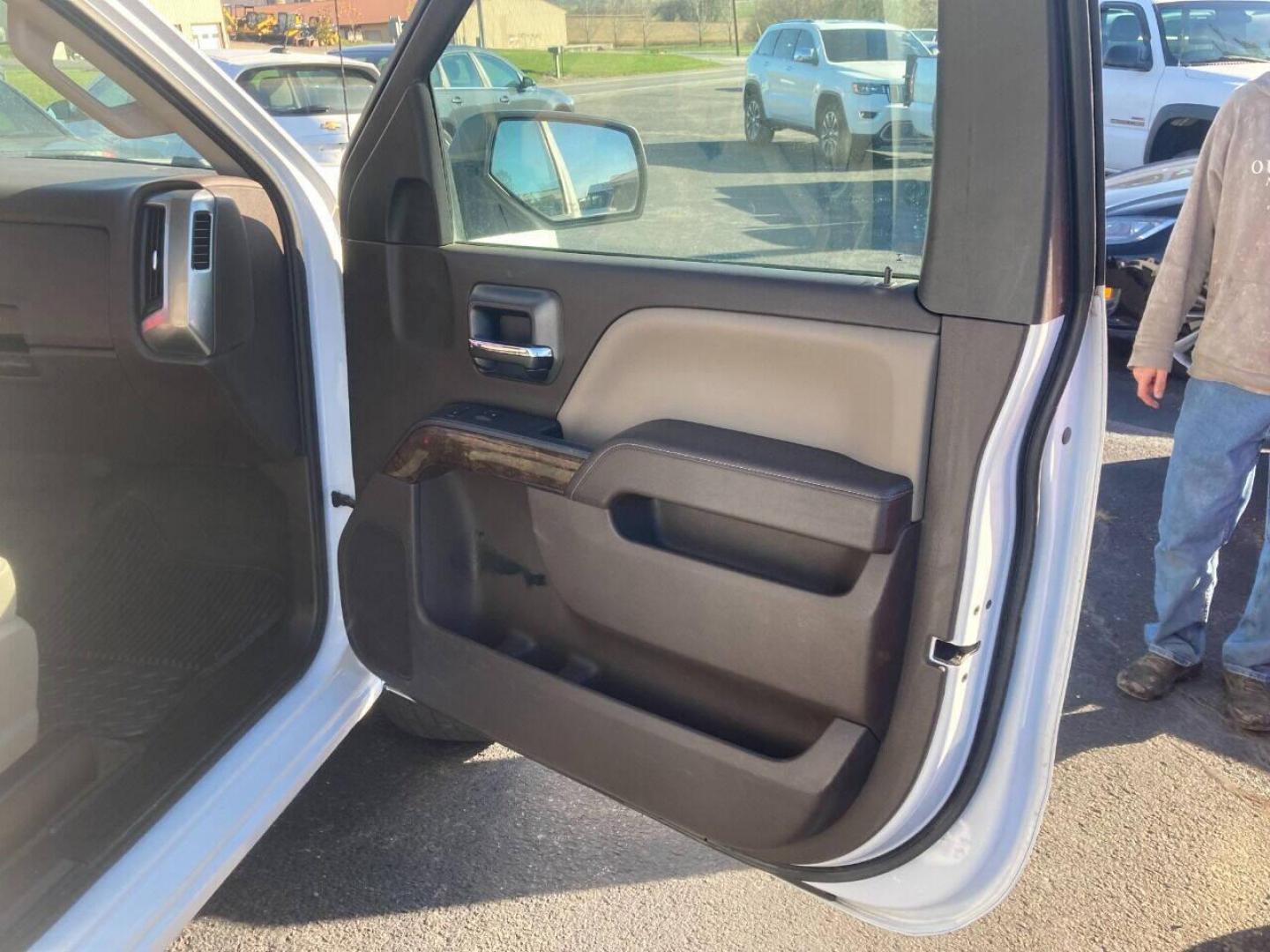 2014 White Chevrolet Silverado 1500 (1GCNCREC8EZ) with an 5.3L V8 5.3L V8 engine, located at 4845 Woodbury Pike, Roaring Springs, PA, (814) 317-5008, (814) 317-5008, 40.250935, -78.366959 - Photo#5