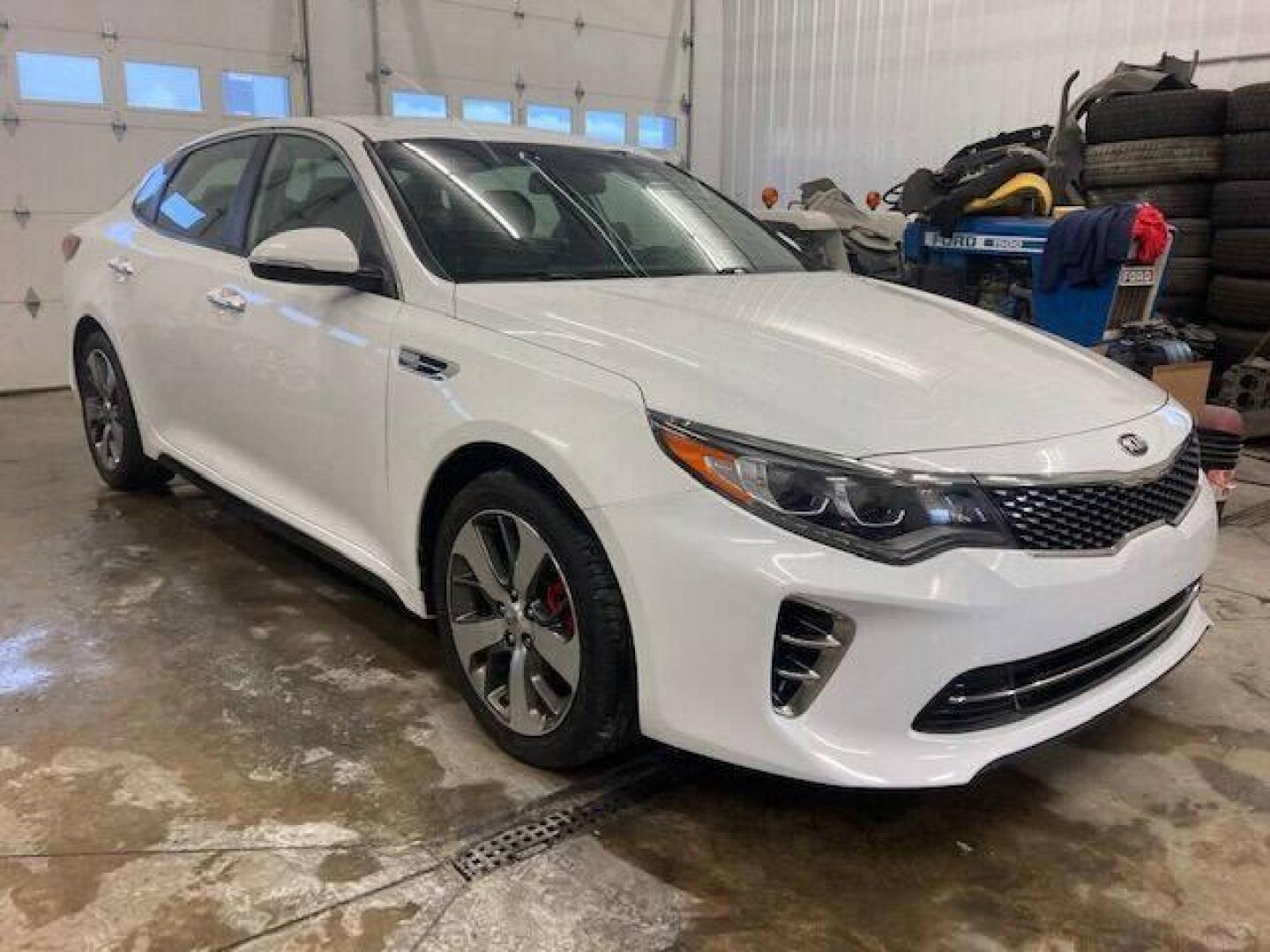 2017 White Kia Optima (5XXGW4L28HG) with an 2.0L I4 Turbocharger 2.0L I4 engine, located at 4845 Woodbury Pike, Roaring Springs, PA, (814) 317-5008, (814) 317-5008, 40.250935, -78.366959 - Photo#1