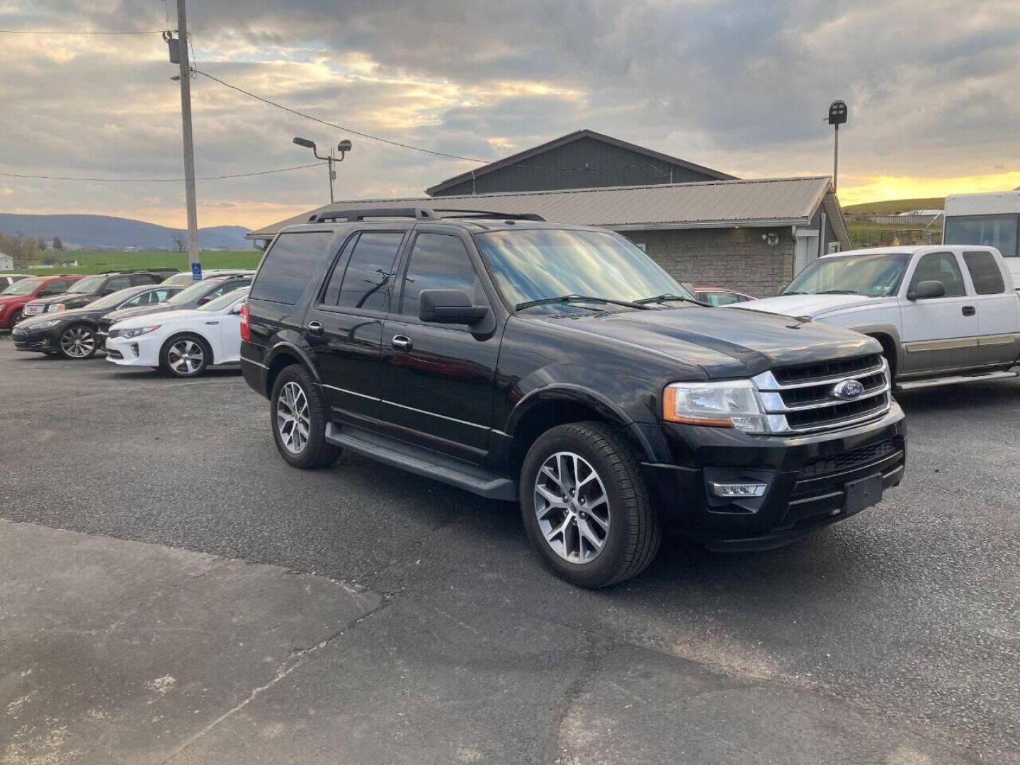 2015 Black Ford Expedition (1FMJU1HT7FE) with an 3.5L V6 Twin Turbocharger 3.5L V6 engine, located at 4845 Woodbury Pike, Roaring Springs, PA, (814) 317-5008, (814) 317-5008, 40.250935, -78.366959 - 2015 Ford Expedition XLT, automatic, 3.5L, eco-boost, leather, 3rd row, Sony sound system, Navigation, heated and a/c seats, rear back up, power seats, power locks, new tires, new inspection, factory trailer brake, 4x2, tow package, locking rear differential and so much more. Southern vehicle! Rus - Photo#1