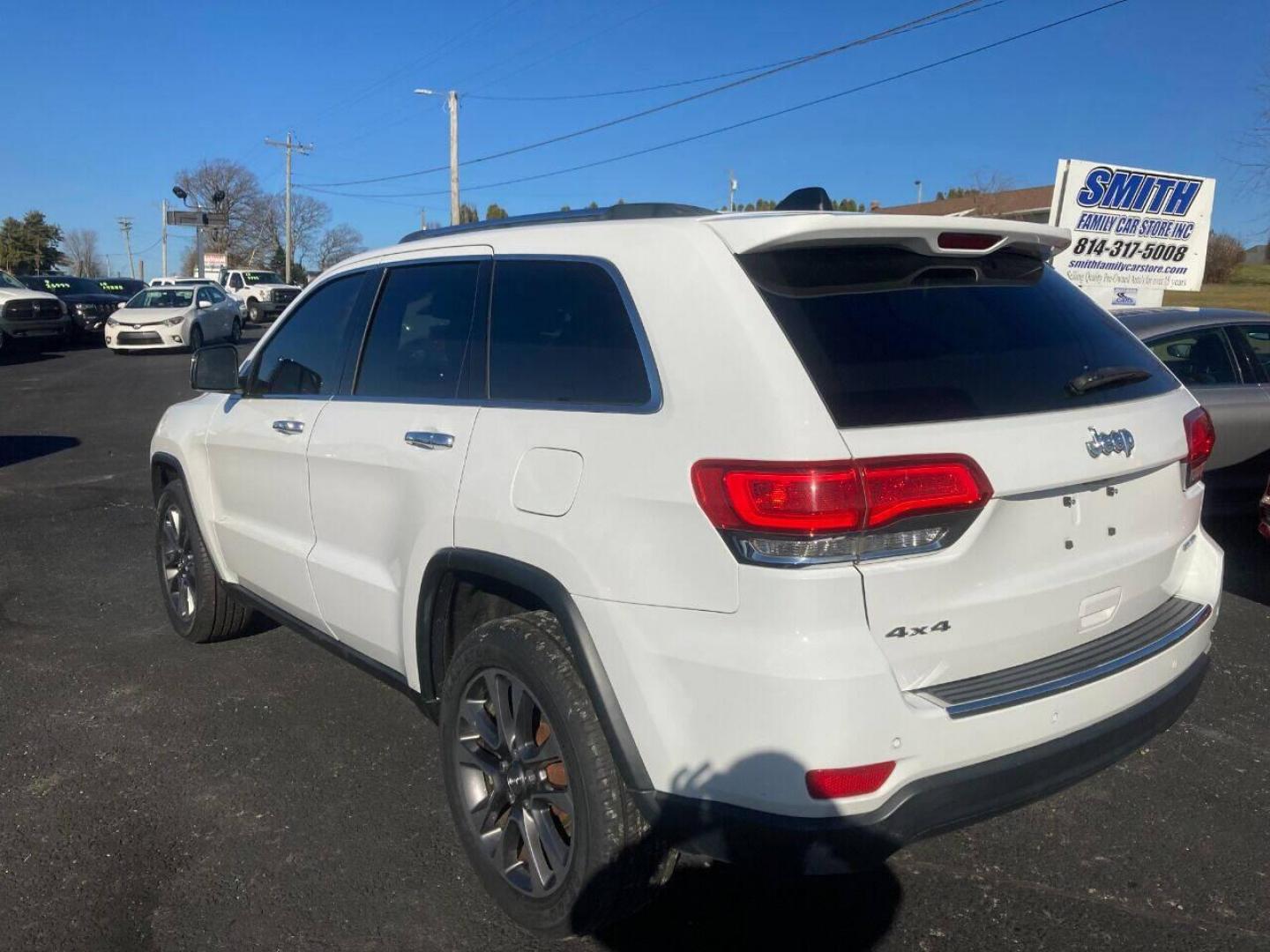 2018 White Jeep Grand Cherokee (1C4RJFBG4JC) with an 3.6L V6 3.6L V6 engine, located at 4845 Woodbury Pike, Roaring Springs, PA, (814) 317-5008, (814) 317-5008, 40.250935, -78.366959 - Photo#2