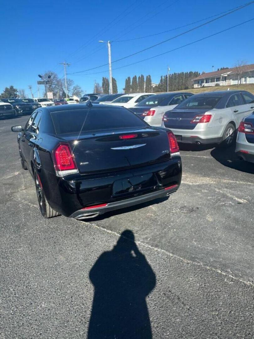 2015 Black Chrysler 300 (2C3CCAGG1FH) with an 3.6L V6 3.6L V6 engine, located at 4845 Woodbury Pike, Roaring Springs, PA, (814) 317-5008, (814) 317-5008, 40.250935, -78.366959 - Photo#4