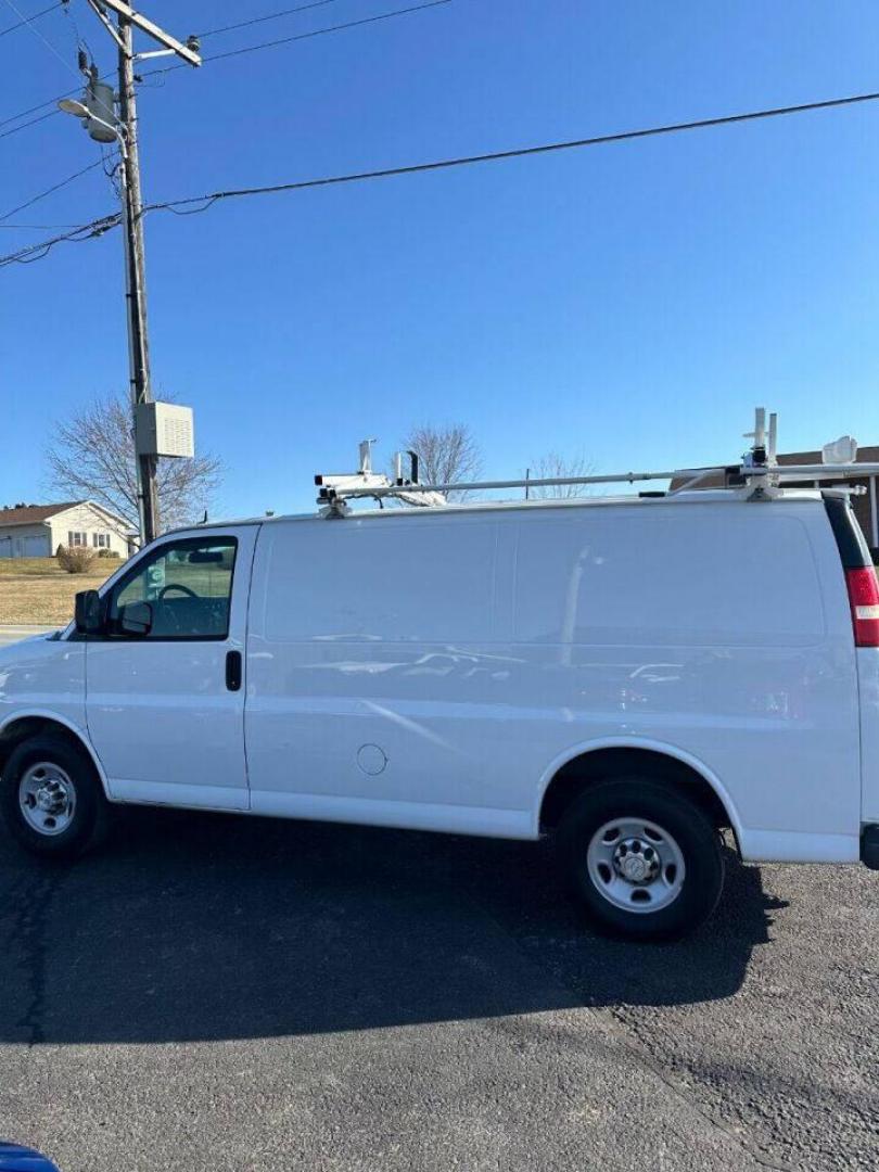 2015 White Chevrolet Express (1GCWGFCF8F1) with an 4.8L V8 4.8L V8 engine, located at 4845 Woodbury Pike, Roaring Springs, PA, (814) 317-5008, (814) 317-5008, 40.250935, -78.366959 - Photo#1