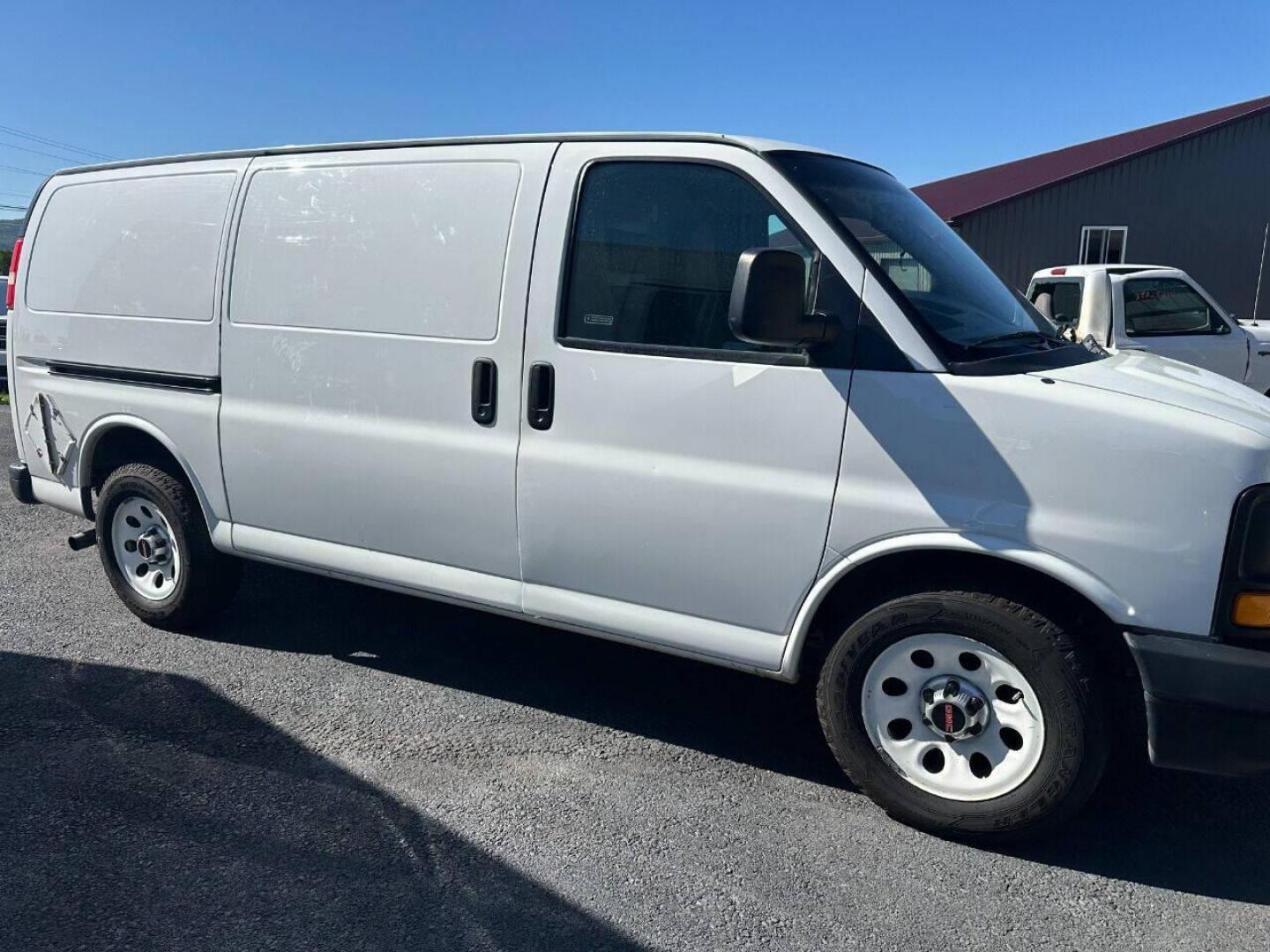 2012 White GMC Savana (1GTS8AF46C1) with an 5.3L V8 5.3L V8 engine, located at 4845 Woodbury Pike, Roaring Springs, PA, (814) 317-5008, (814) 317-5008, 40.250935, -78.366959 - Photo#0