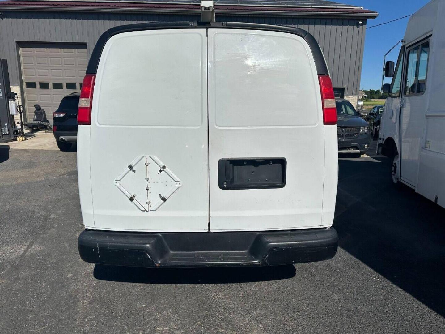 2012 White GMC Savana (1GTS8AF46C1) with an 5.3L V8 5.3L V8 engine, located at 4845 Woodbury Pike, Roaring Springs, PA, (814) 317-5008, (814) 317-5008, 40.250935, -78.366959 - Photo#2