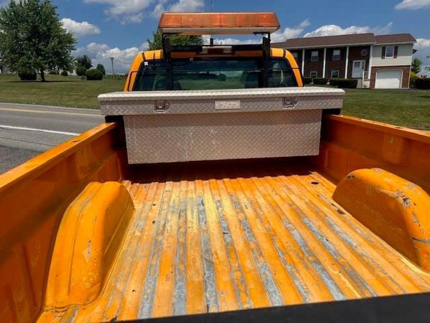 2001 Orange GMC Sierra 2500HD (1GTHC24151E) with an 6.6L V8 Turbocharger 6.6L V8 engine, located at 4845 Woodbury Pike, Roaring Springs, PA, (814) 317-5008, (814) 317-5008, 40.250935, -78.366959 - 2001 GMC SIERRA 2500 HD DURAMAX TURBO DIESEL 6.6 ENGINE REAR WHEEL DRIVE, 8 FOOT, BED NERF BARS, BED TOOLBOX, SOUTHERN TRUCK VERY CLEAN MANUL WINDOWS AND SEATS. IF INTRESTED CALL 814-317-5008 OR STOP BY - Photo#9