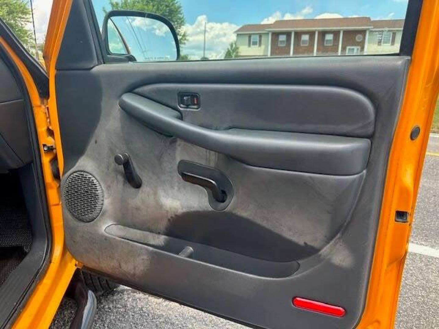 2001 Orange GMC Sierra 2500HD (1GTHC24151E) with an 6.6L V8 Turbocharger 6.6L V8 engine, located at 4845 Woodbury Pike, Roaring Springs, PA, (814) 317-5008, (814) 317-5008, 40.250935, -78.366959 - 2001 GMC SIERRA 2500 HD DURAMAX TURBO DIESEL 6.6 ENGINE REAR WHEEL DRIVE, 8 FOOT, BED NERF BARS, BED TOOLBOX, SOUTHERN TRUCK VERY CLEAN MANUL WINDOWS AND SEATS. IF INTRESTED CALL 814-317-5008 OR STOP BY - Photo#4