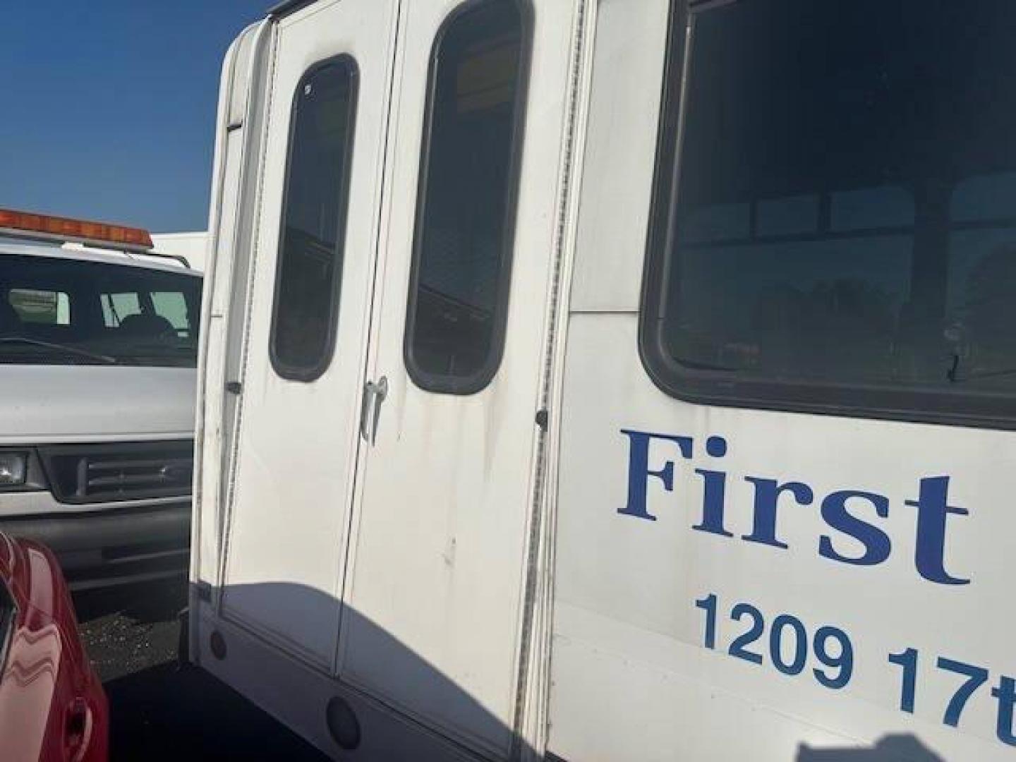 2007 White Ford E-Series (1FDXE45S77D) with an 6.8L V10 6.8L V10 engine, located at 4845 Woodbury Pike, Roaring Springs, PA, (814) 317-5008, (814) 317-5008, 40.250935, -78.366959 - 2007 E 450 SD 2dr Commercial/Cutaway minibus 6.8L automatic transmission, wheelchair lift ramp front and rear air conditioning newer tire front and rear good inspection till 7-2025 took in on trade, if interested call 814-317-5008 or stop by - Photo#9